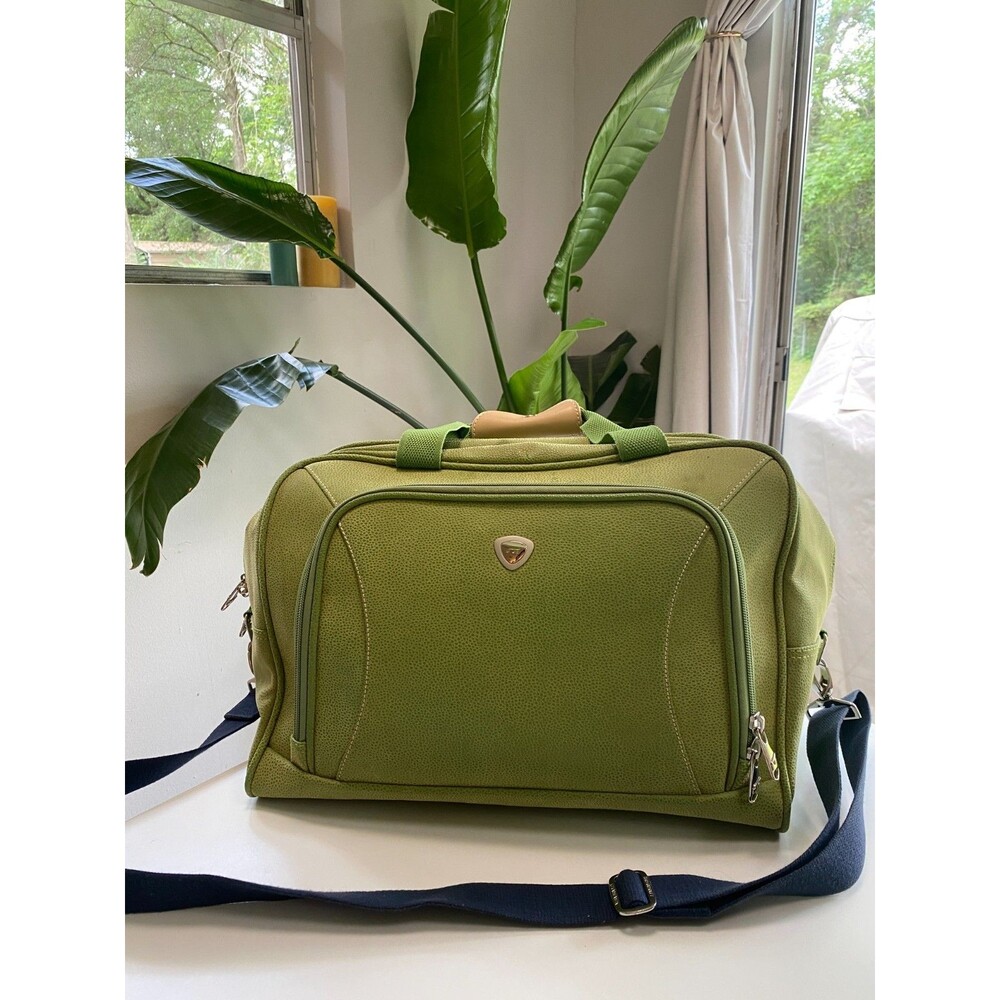 VTG International Traveler (IT) Brand Carry on Bag Green w/ Vera Bradley Strap